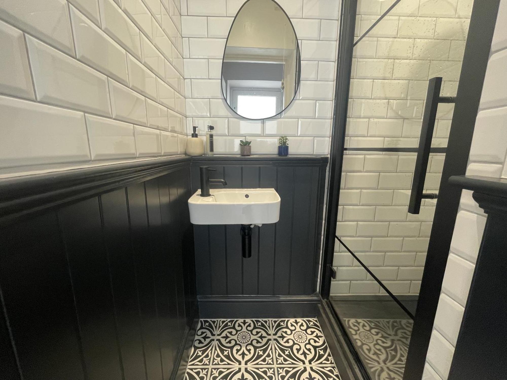 Gorgeous Hideaway In Classy Clifton Apartament